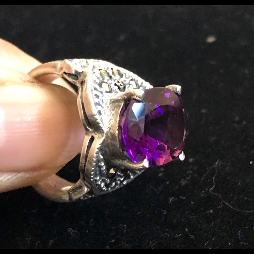 Beautiful Costume ring! - Picture 2 of 3